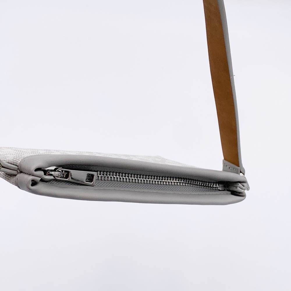 Michael Kors belt bag - Picture 4 of 6